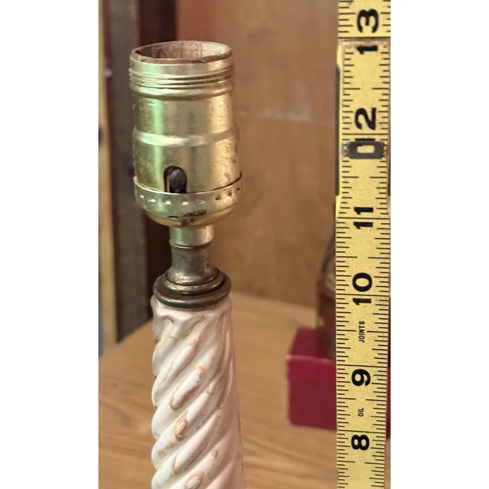 VTG Pink Satin Glass Leviton Company Boudoir Lamp 13